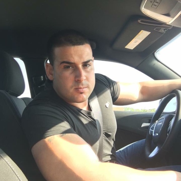 Meet your Posher, Adalberto - Picture 1 of 1